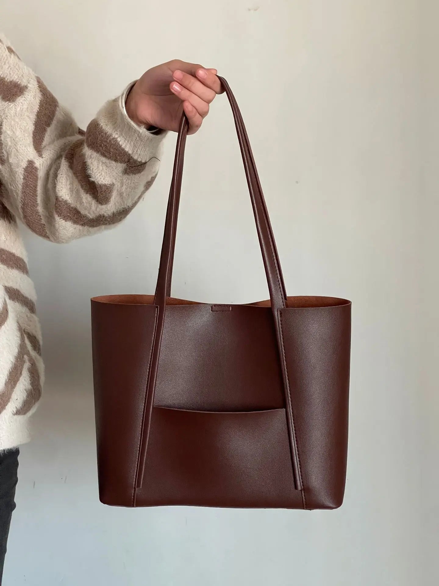 Women's Leather Tote Bag - Sleek Design & Spacious