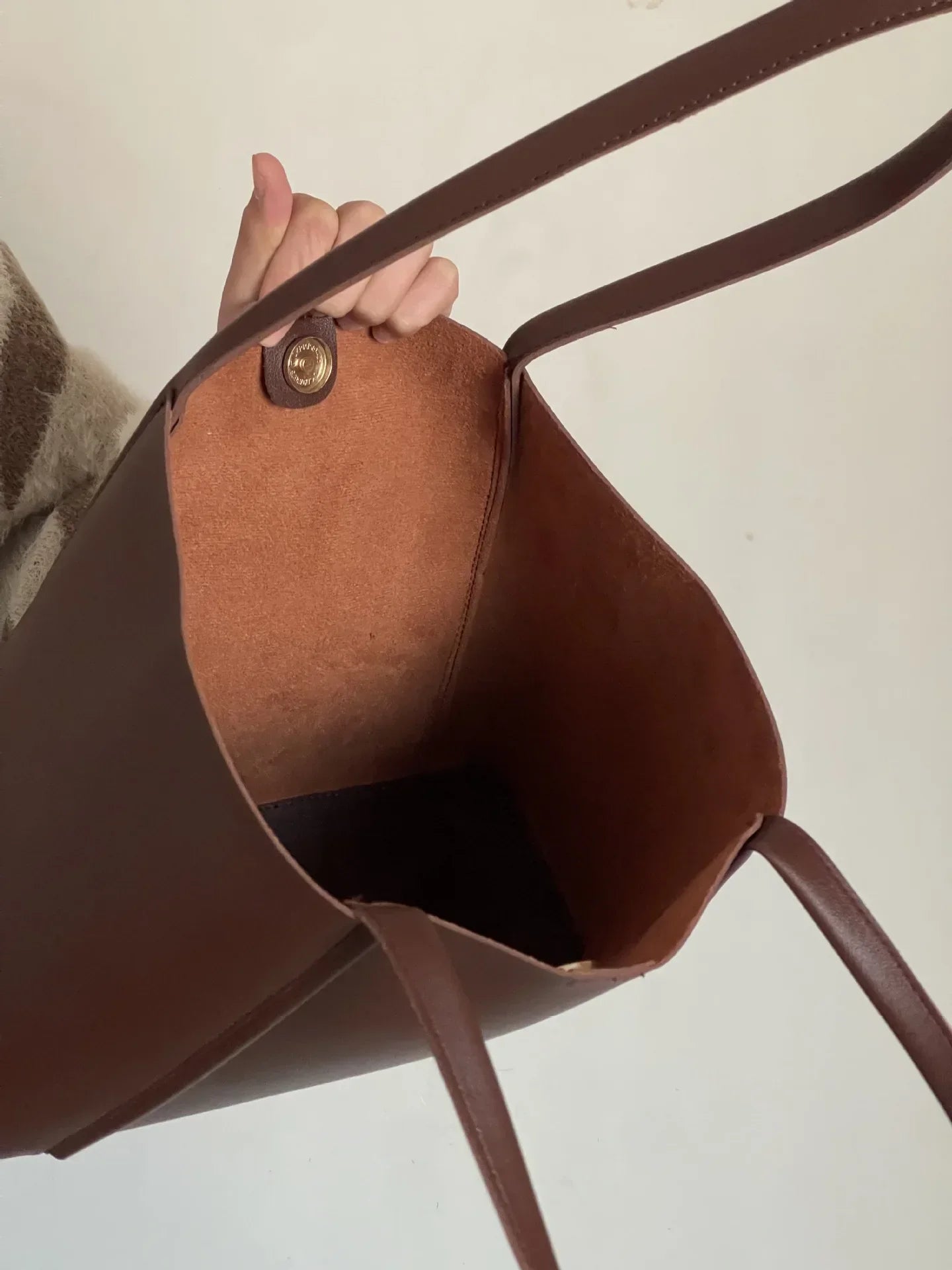 Women's Leather Tote Bag - Sleek Design & Spacious